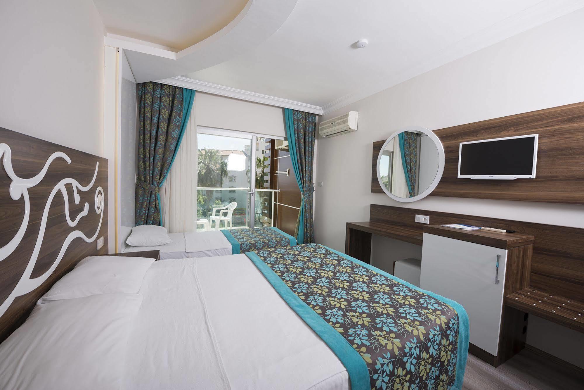 Kleopatra Blue Hawai Hotel 阿拉尼亚 外观 照片